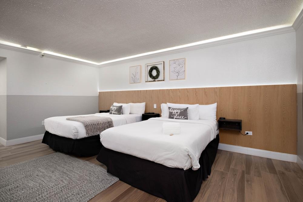 The Cactus Cove Inn and Suites photo 18
