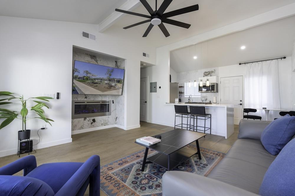 Ash & Ko Boutique Lodging photo 34