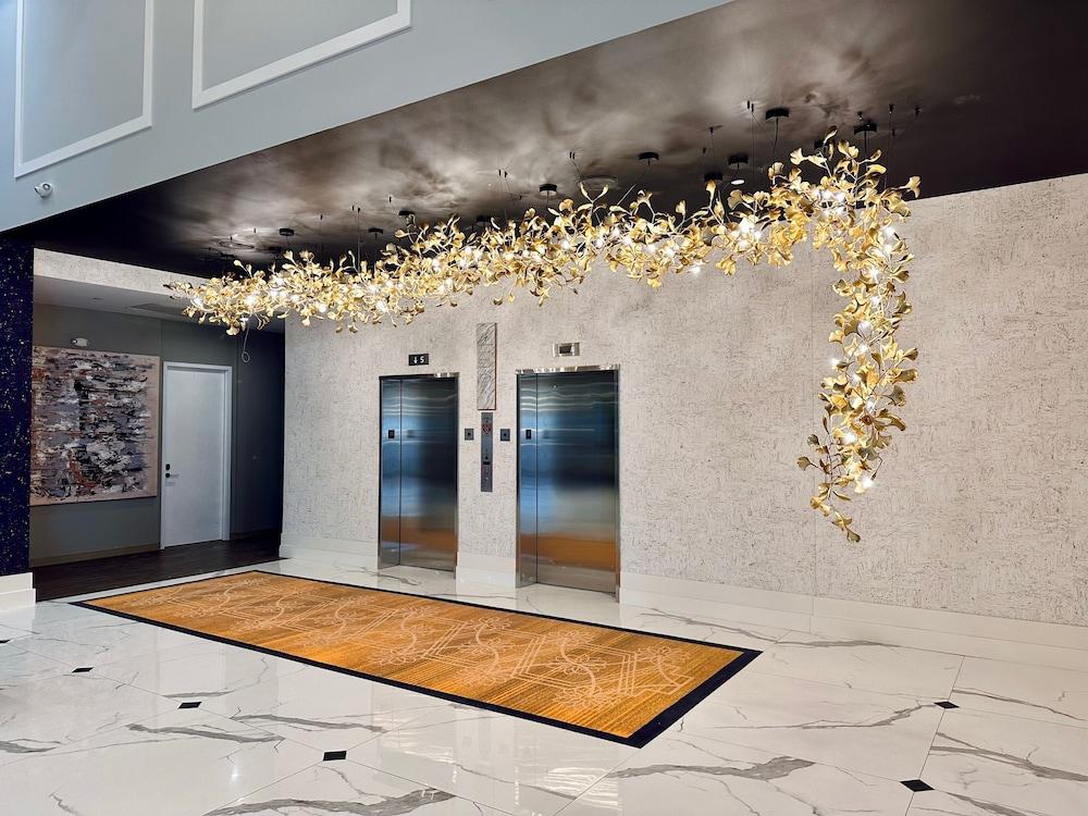 Chez Hotel Arlington Heights photo 8