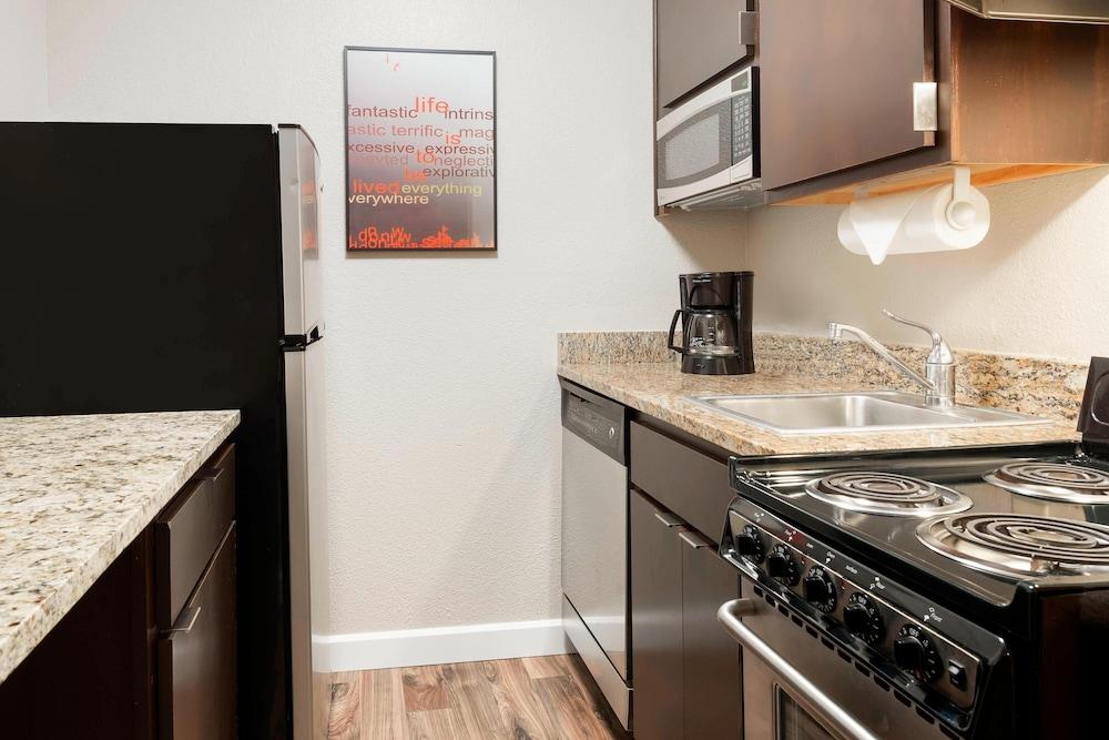 TownePlace Suites by Marriott Savannah Midtown photo 11