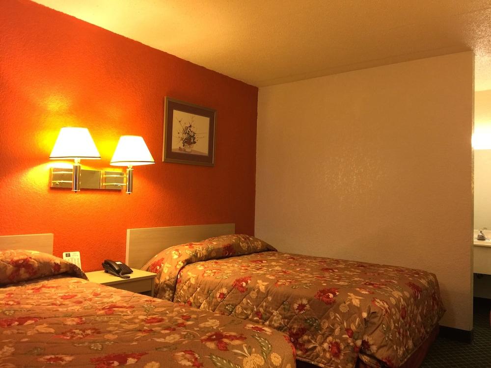 QC Stay Inn photo 4