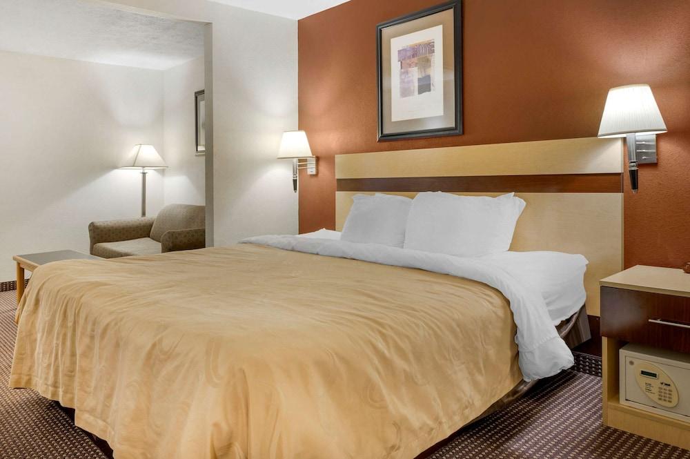 Quality Inn & Suites photo 22