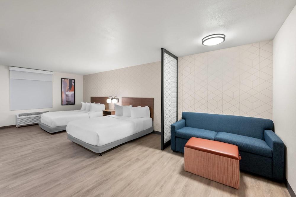 Everhome Suites Portsmouth - Newington photo 44