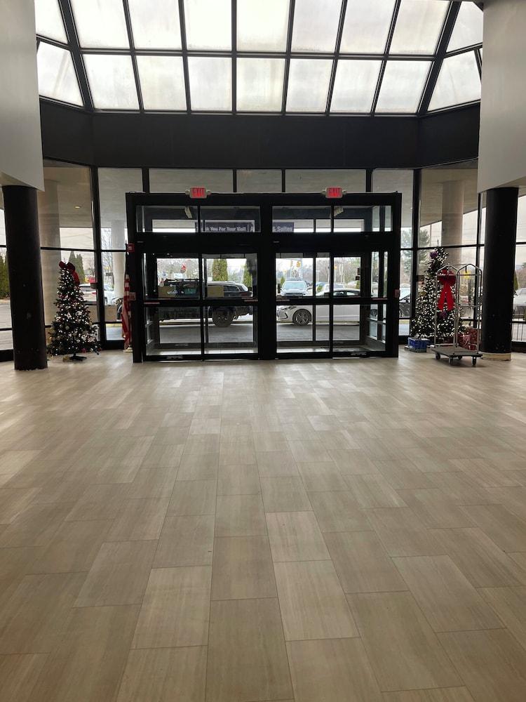 APM Inn and Suites photo 2