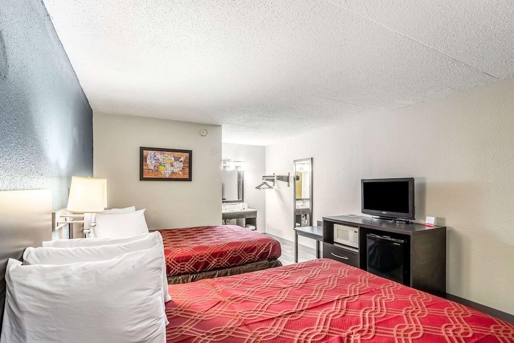 Econo Lodge Crestview South photo 9