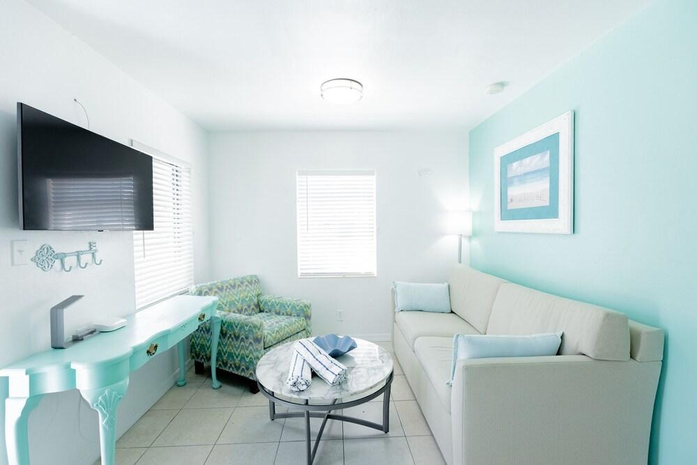 Cabanas of Treasure Island photo 18