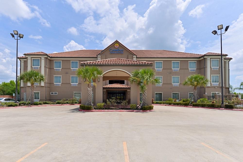 Comfort Inn & Suites Winnie photo 42