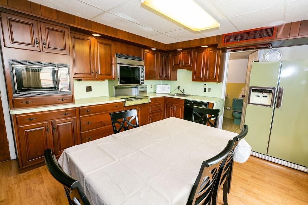 Gondolier Motel photo 26