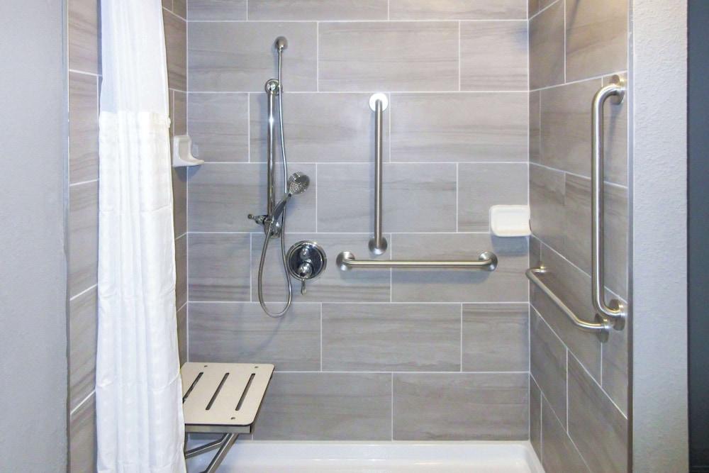 Quality Inn & Suites Hammond Near I-8090 photo 4