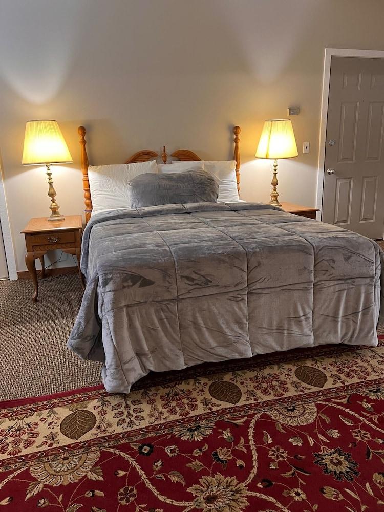 Oswego Inn photo 11