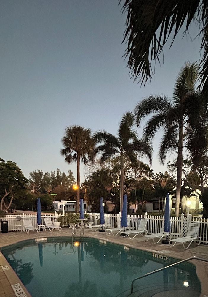 Bahama Beach Club Pompano photo 87