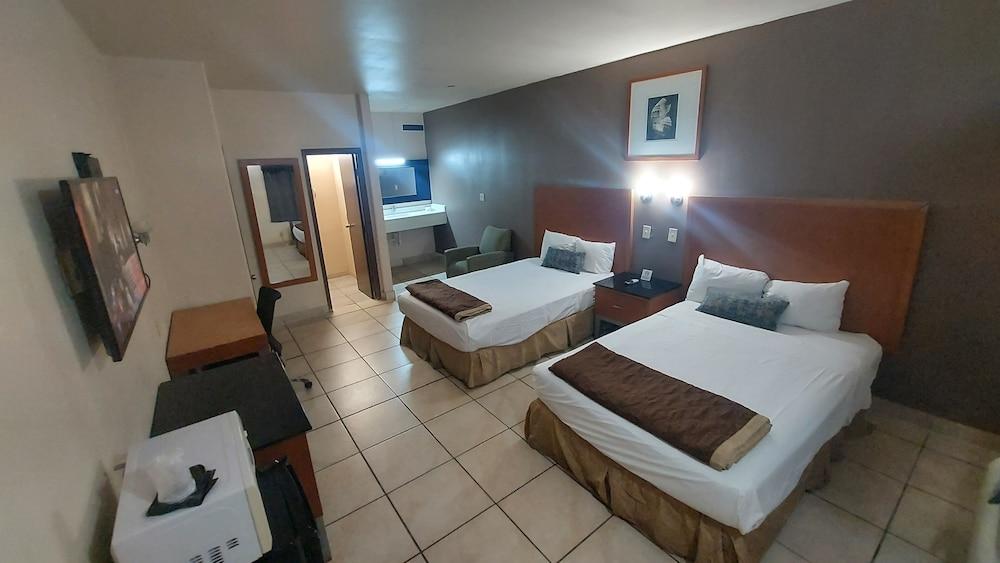 Executive Inn and Suites photo 36
