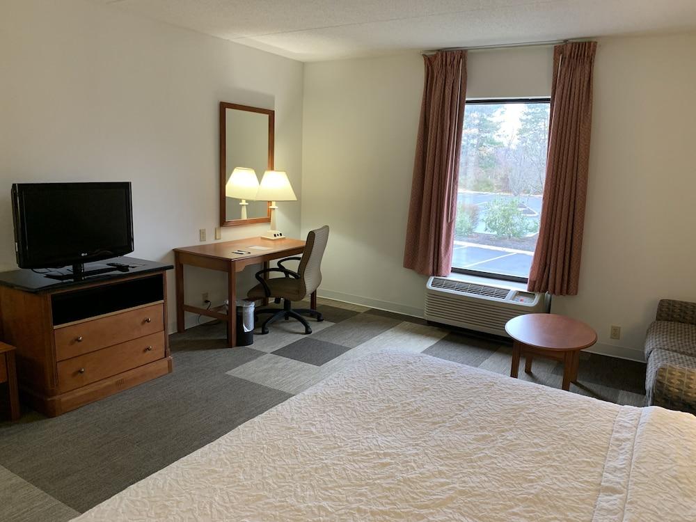 Comfort Inn & Suites Mt. Holly - Westampton photo 74
