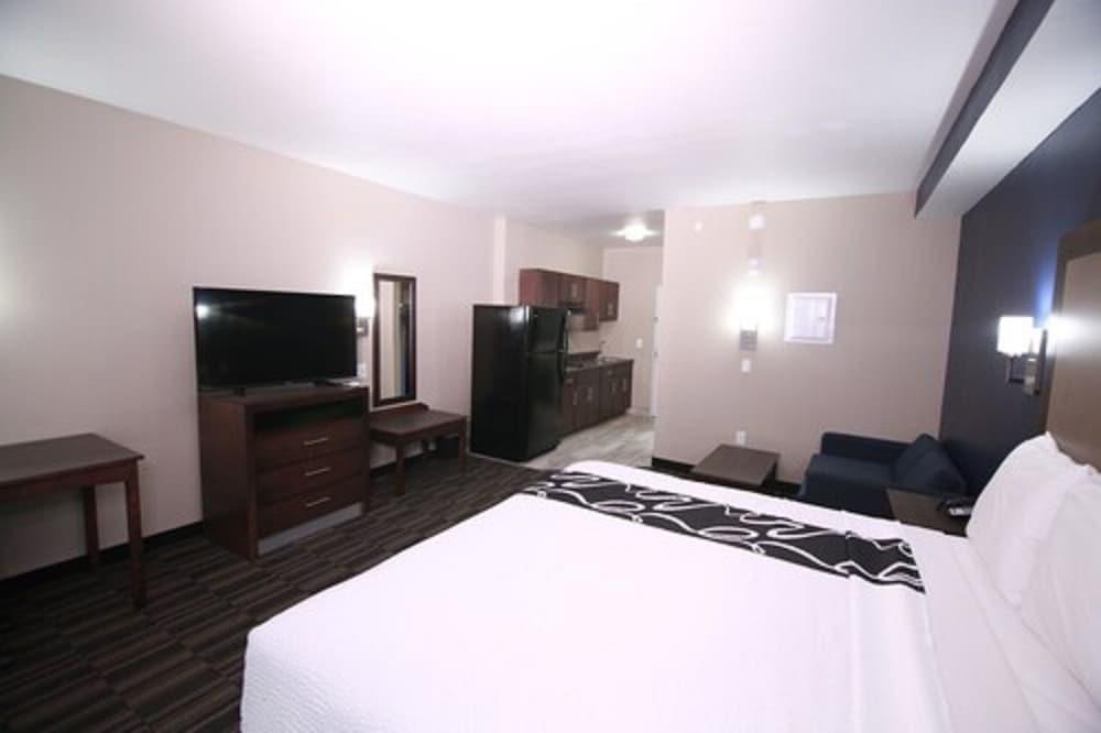 Home Inn and Suites photo 10