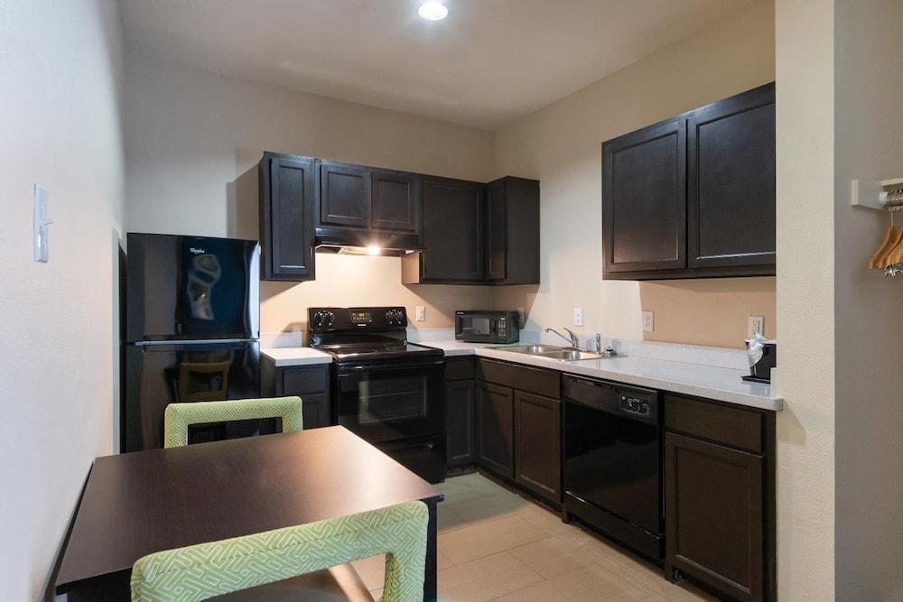 Residency Suites - Cotulla photo 32