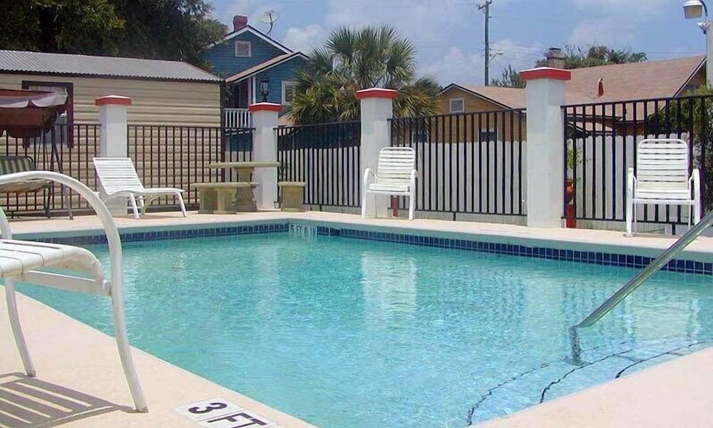 Merida Inn and Suites photo 18