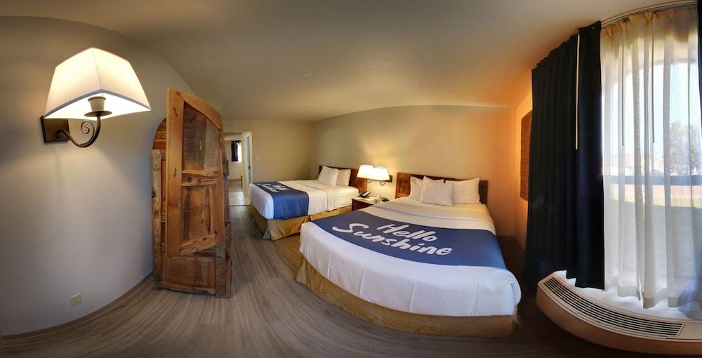 Days Inn & Suites by Wyndham Llano photo 12