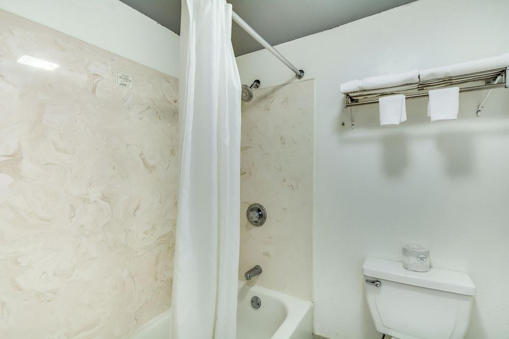 Hometown INN photo 3