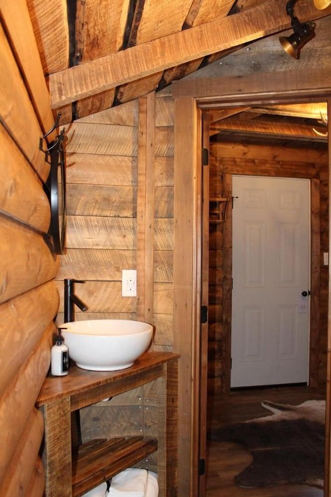 Elkhorn Cabins And Inn photo 26