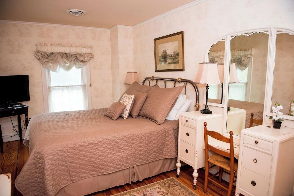 Springside Inn photo 8