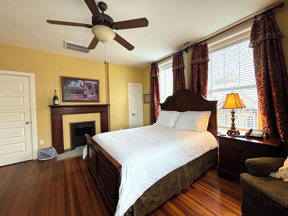 Grand Lux Inn photo 17