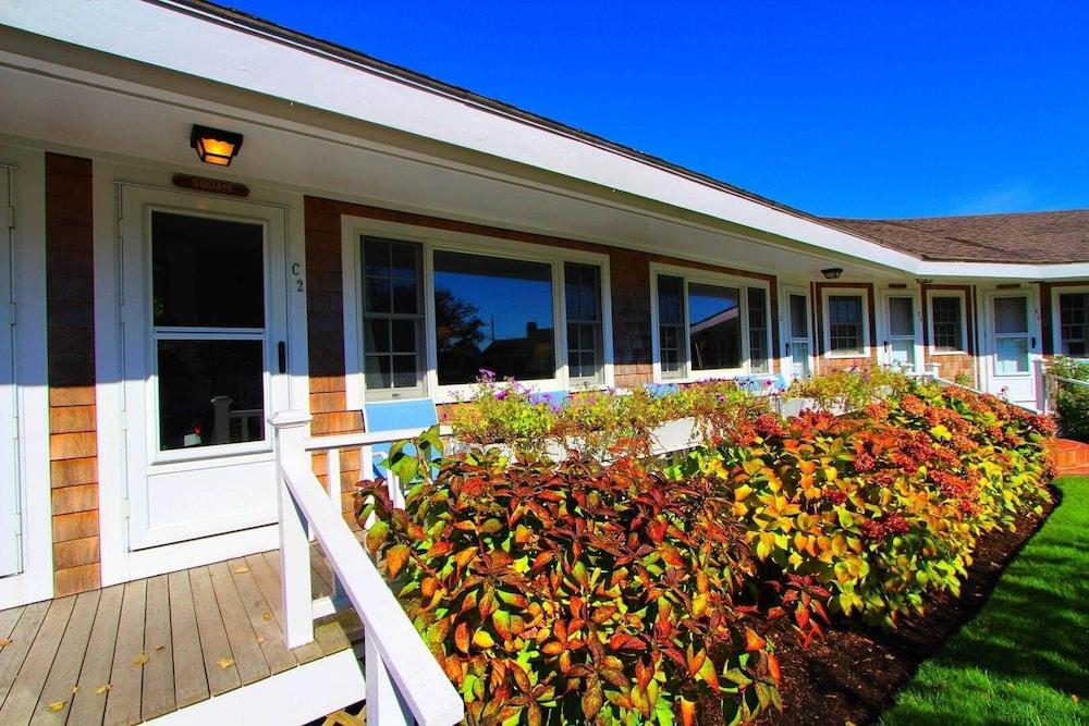 Brant Point Courtyard photo 25