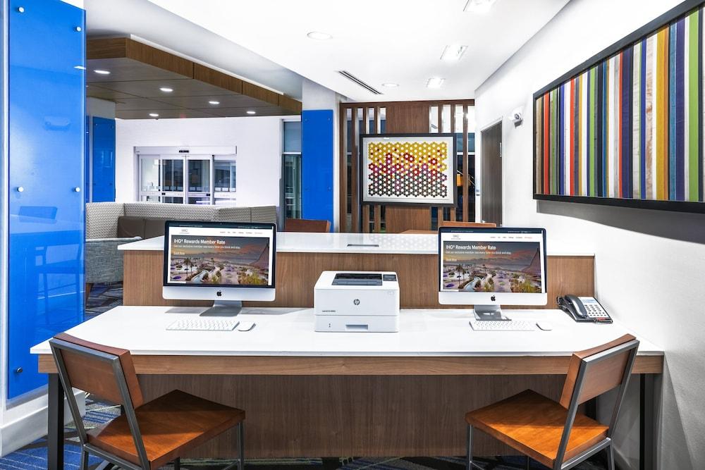 Holiday Inn Express & Suites Denton - Sanger by IHG photo 17