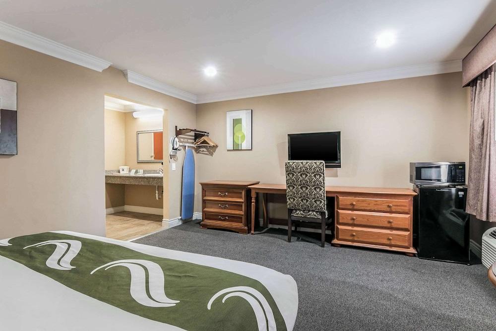 Quality Inn & Suites photo 12
