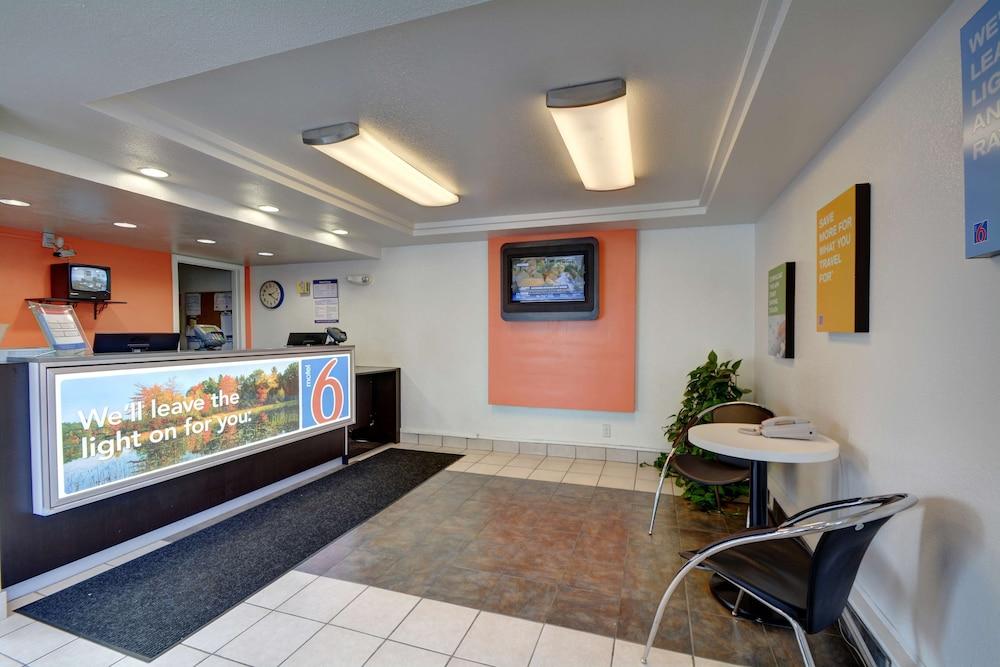 Motel 6 Chicopee, MA - Springfield photo 3