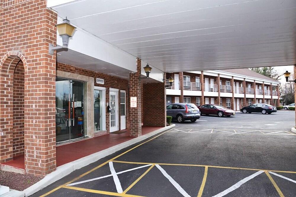 Village Inn photo 12