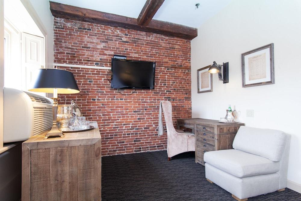 Garrison Inn Boutique Hotel photo 20