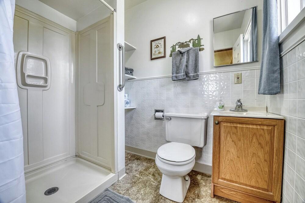 Edgewater Resort photo 40