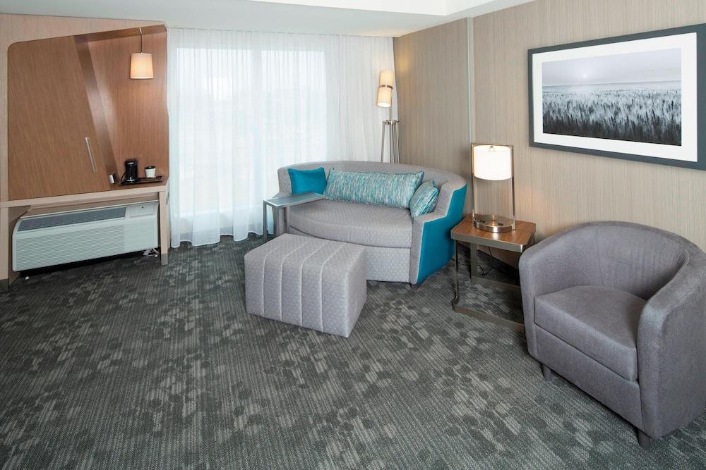 Courtyard by Marriott Dallas Midlothian-Midlothian Conf Ctr photo 46