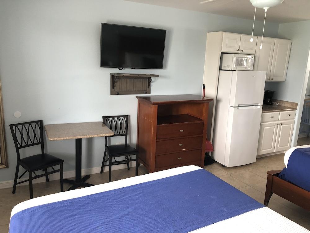 Beachgate CondoSuites and Oceanfront Resort photo 70
