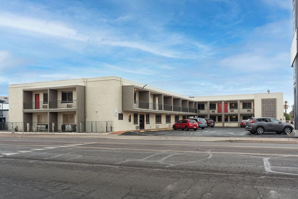 Central Phoenix Hotel photo 13