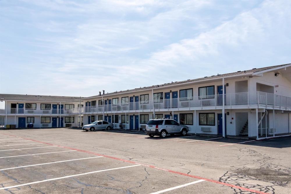 Motel 6 Fort Worth, TX - North photo 7