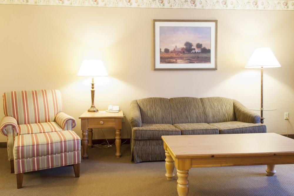Country Inn & Suites by Radisson, Cedar Falls, IA photo 15