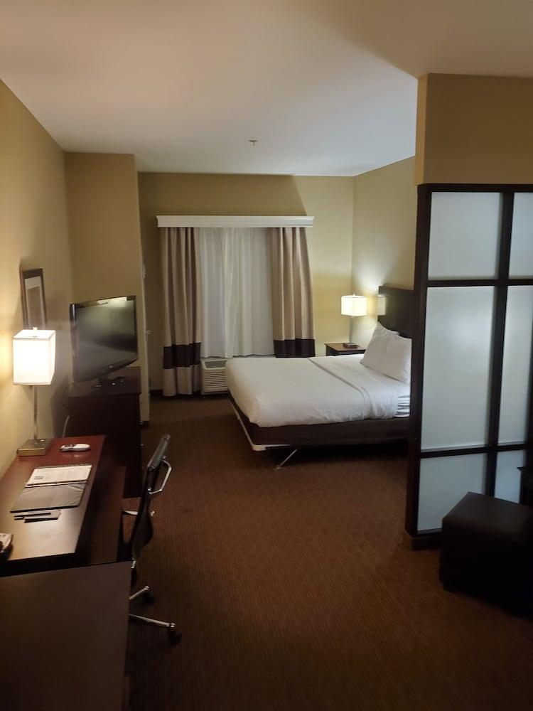 Comfort Suites Blythe photo 6