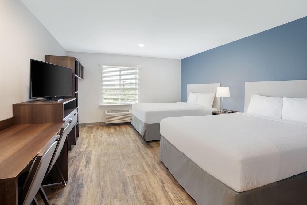 WoodSpring Suites Lackland near Sea World photo 13