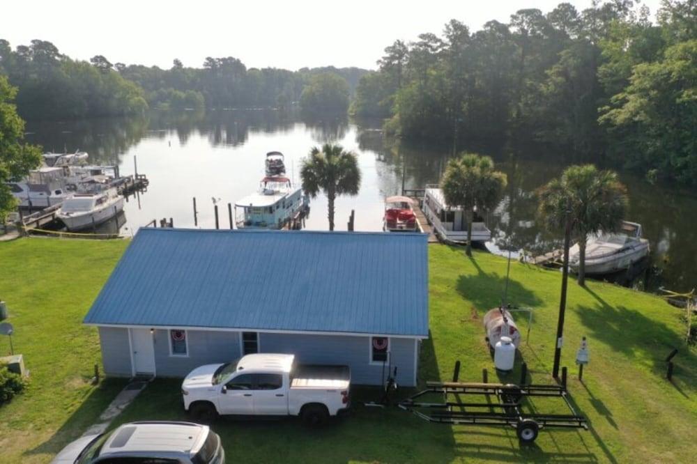 Bells Marina & Resort photo 17