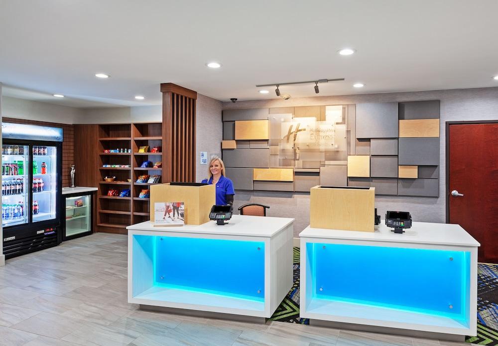 Holiday Inn Express and Suites Longview South I20 by IHG photo 16