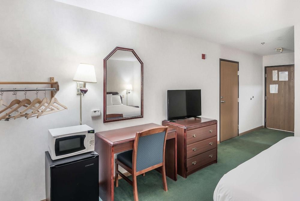 Americas Best Value Inn Wenona photo 18