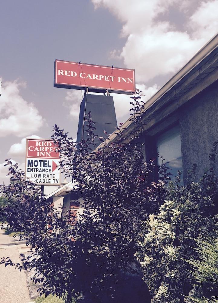 Red Carpet Inn photo 1