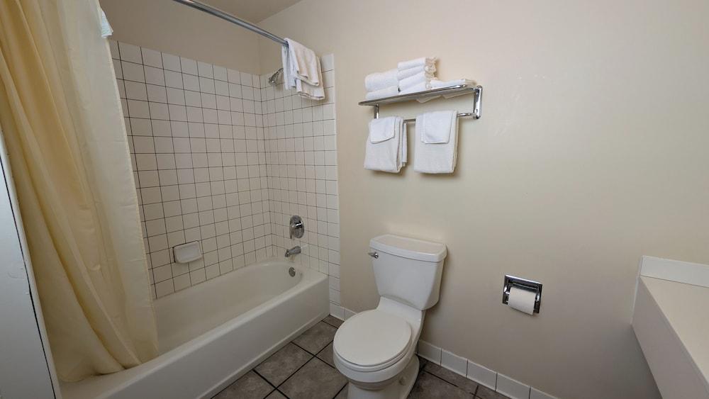 Restwel Motel photo 37