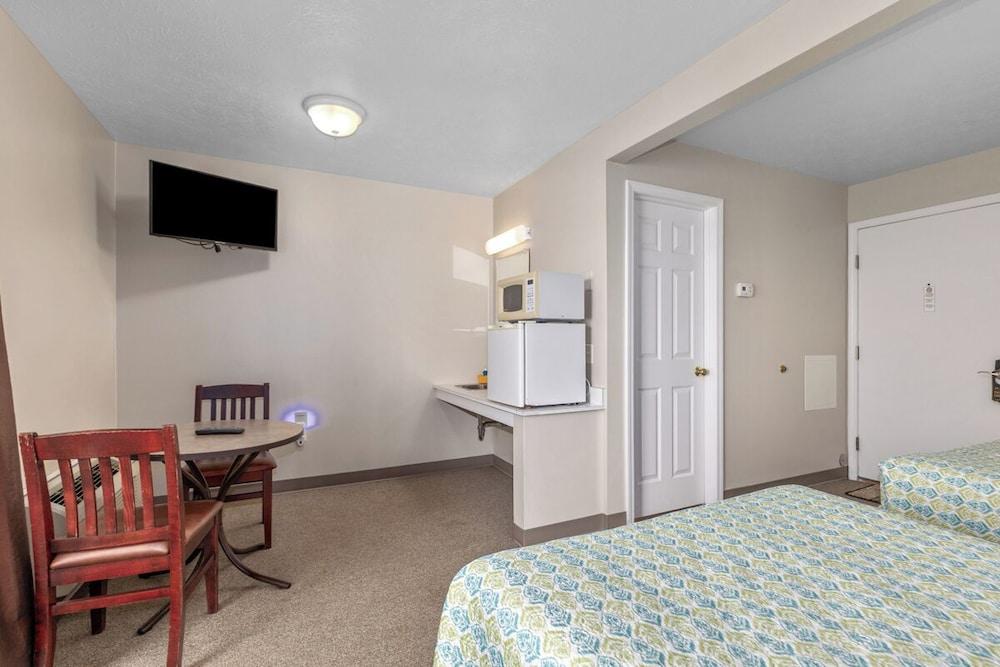 The Lakeview Motel photo 38