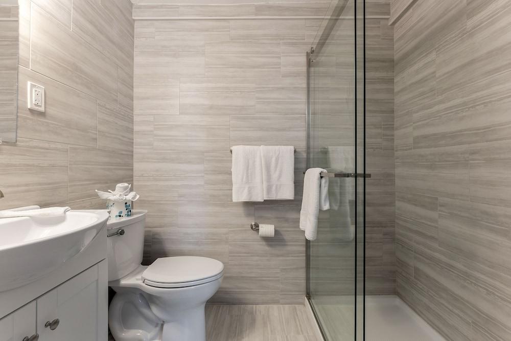 Oceanic Hotel photo 24