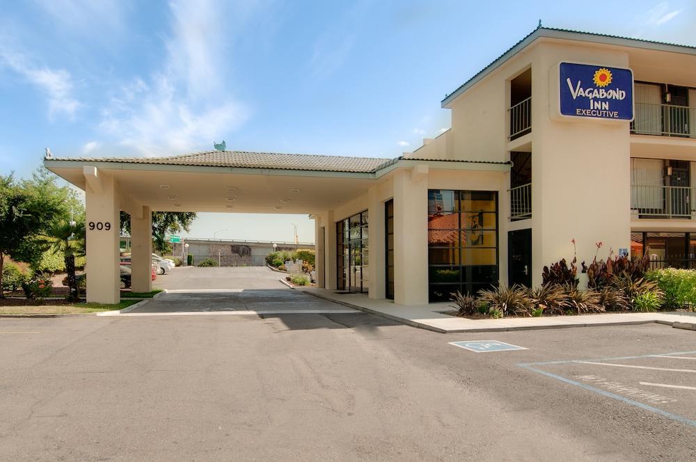 Vagabond Inn Executive Old Town photo 18