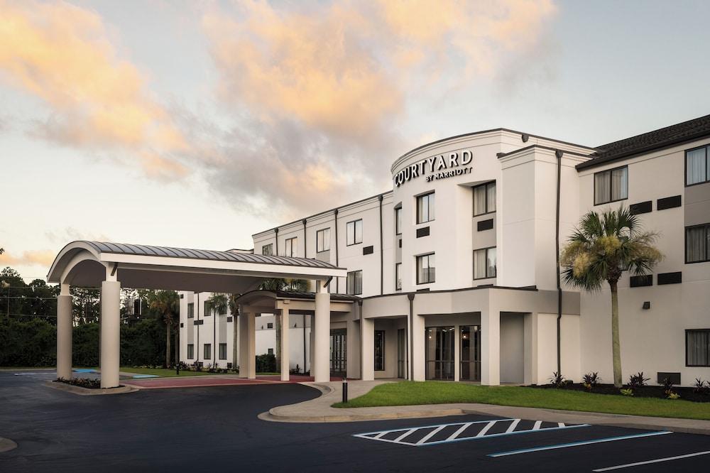 Courtyard by Marriott Brunswick photo 1