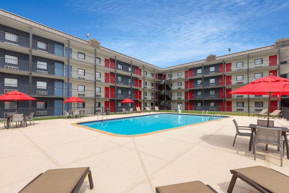 Days Inn by Wyndham Kenner/New Orleans Airport South photo 28