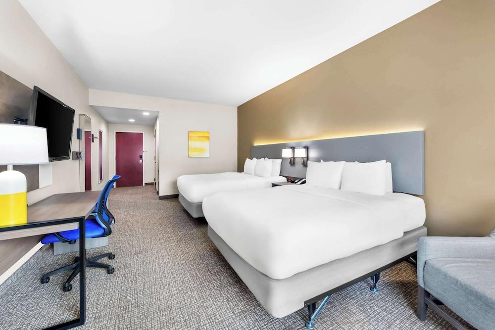 Comfort Inn Harriman photo 35